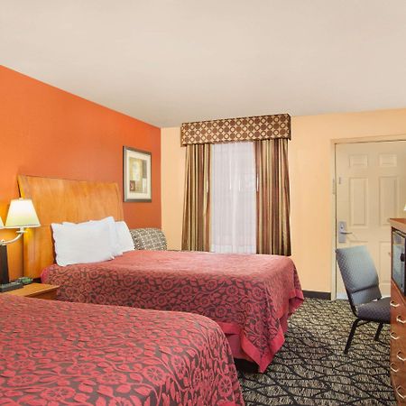 Days Inn By Wyndham Centerville Εξωτερικό φωτογραφία