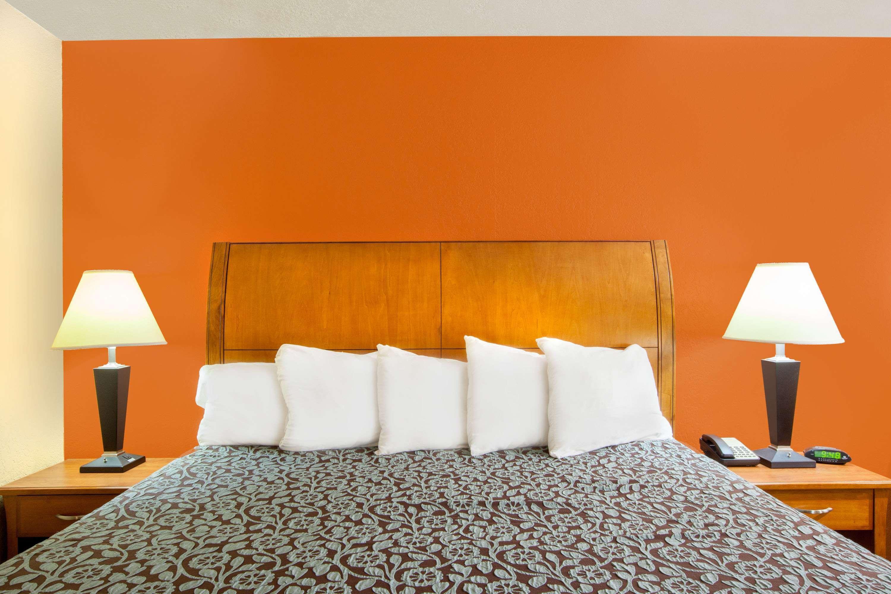 Days Inn By Wyndham Centerville Εξωτερικό φωτογραφία